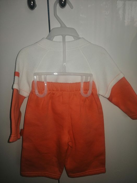 Komplet dresowy nowy niemowlęcy  rozmiar 3 M