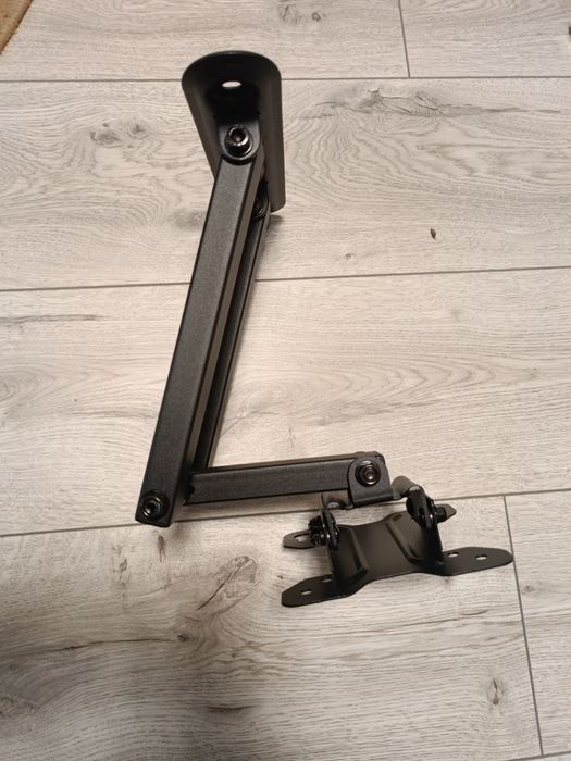 Кріплення для телевізора з поворотом