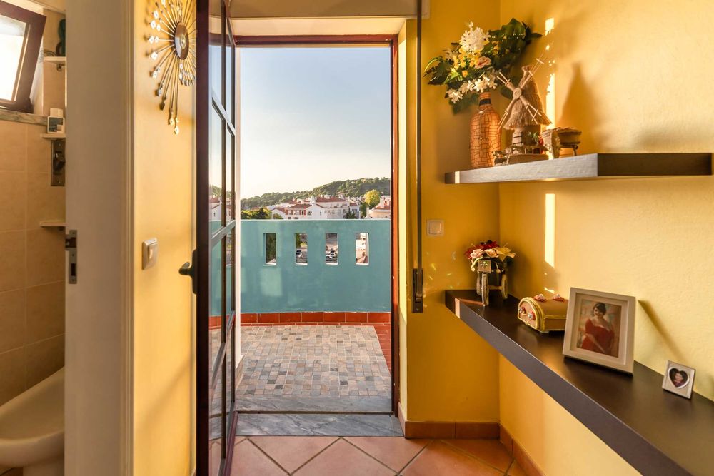 Duplex com muita varanda, apenas  15 minutos das praias do Alentejo!