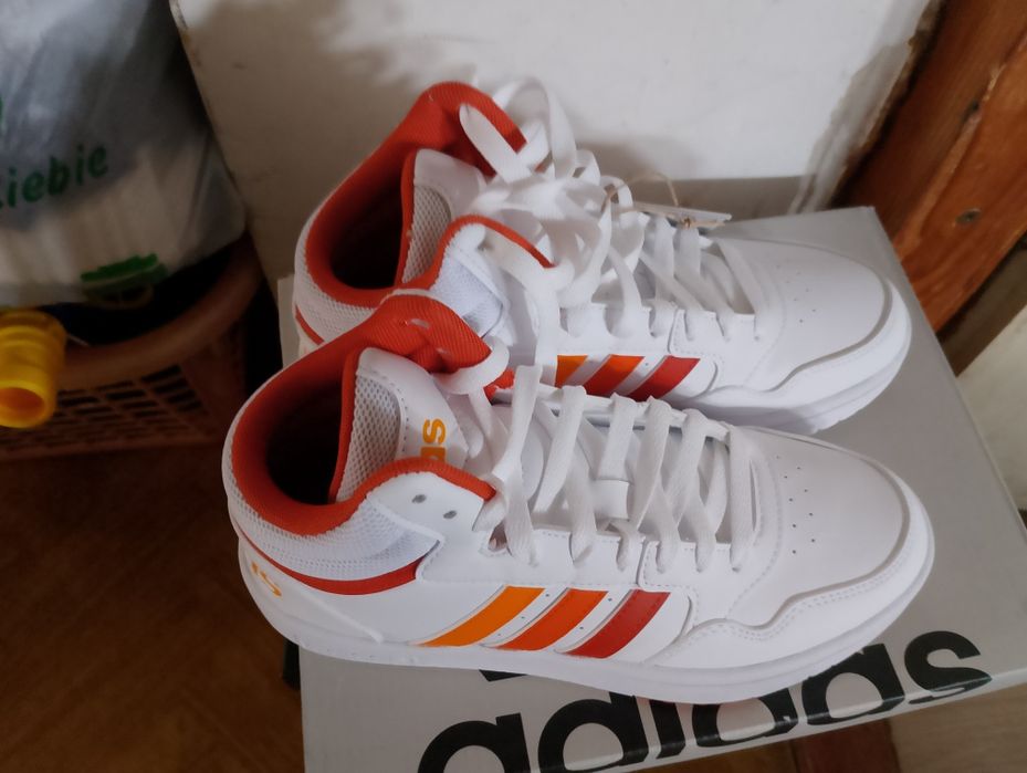 Buty Adidasy mam na sprzedaż Damskie