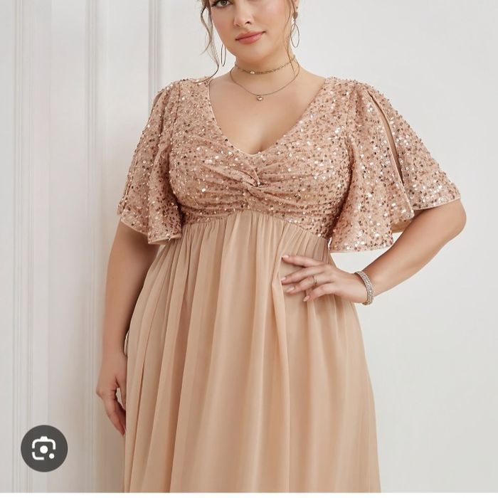 Довга нарчдна весірня сукня великого розміру