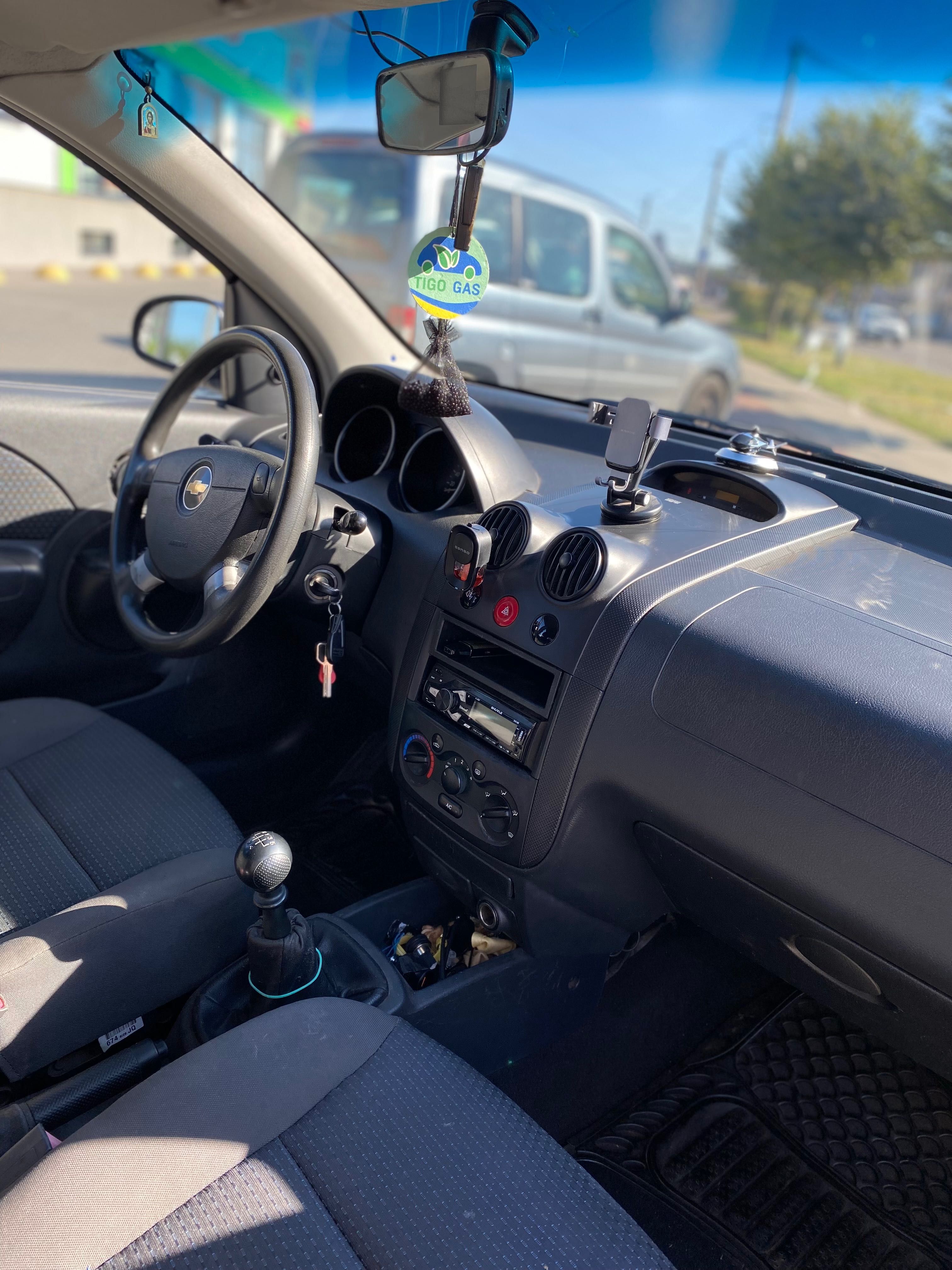 Продається автомобіль Chevrolet Aveo 1,5