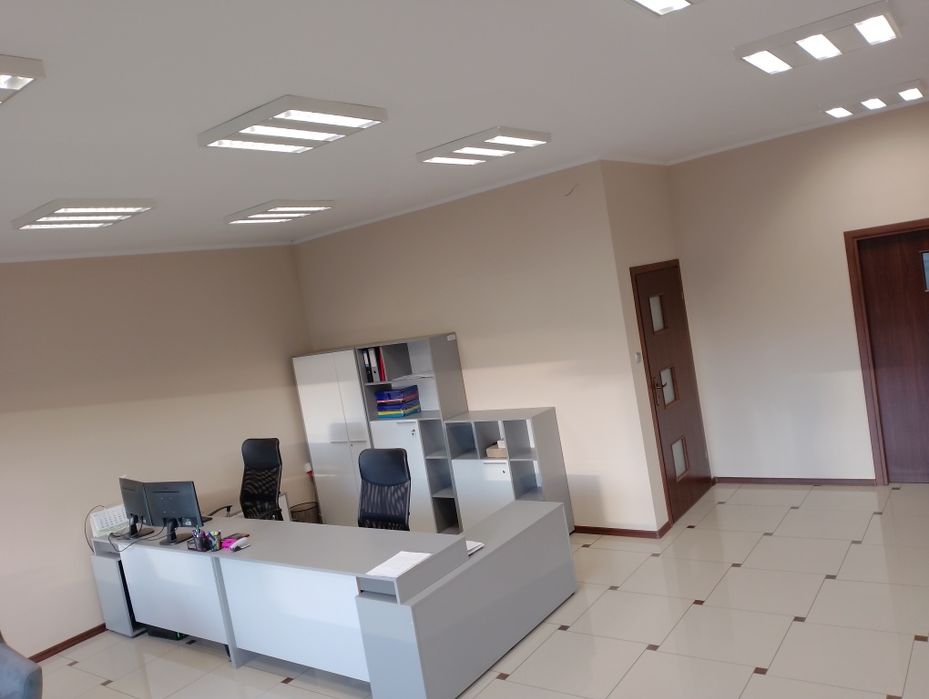Wynajmę lokal biuro fryzjer auto handel wraz z placem parkingiem ogr