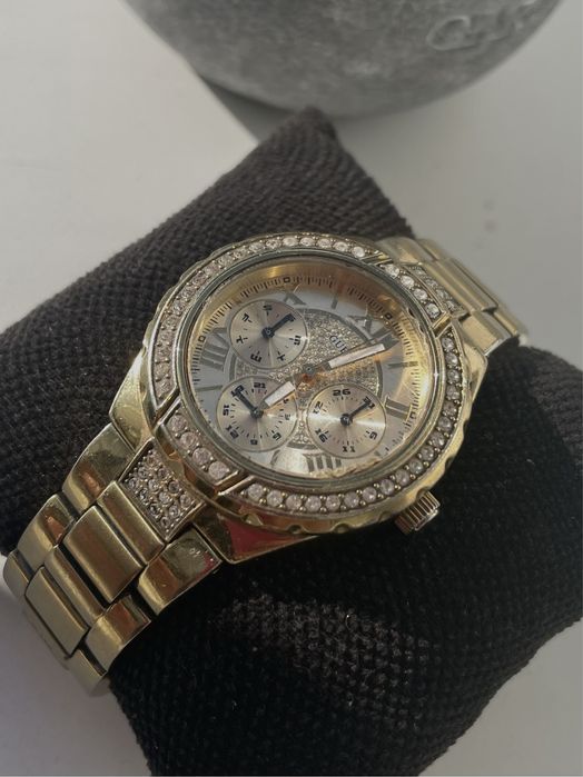 Годинник Guess