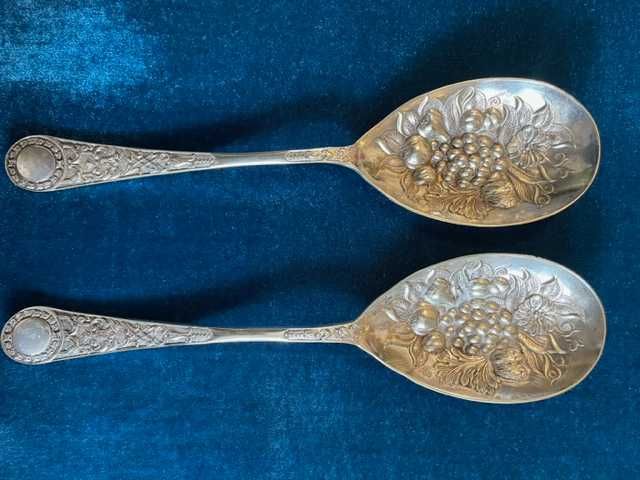 2 "Berry Fruit Serving Spoons" Victoriana - Sec 19