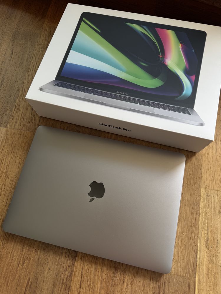 MacBook Pro 13” M1 / 8GB / 512GB SSD / Touch Bar / Faktura / Stan bdb