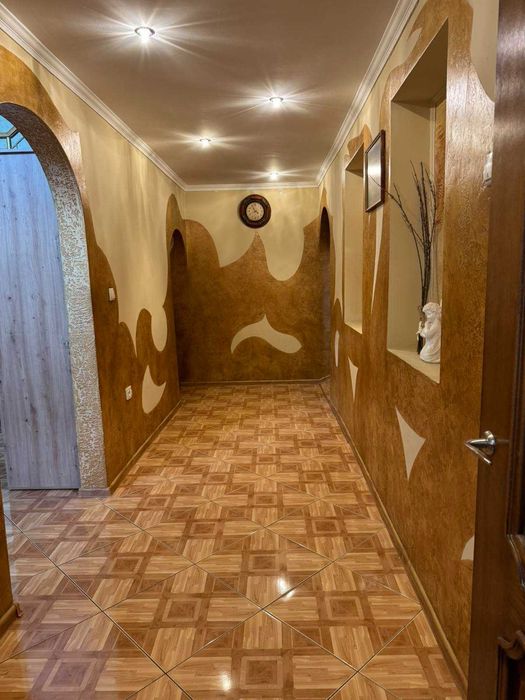 Продається особняк м.Бурштин.Вартий вашої уваги!