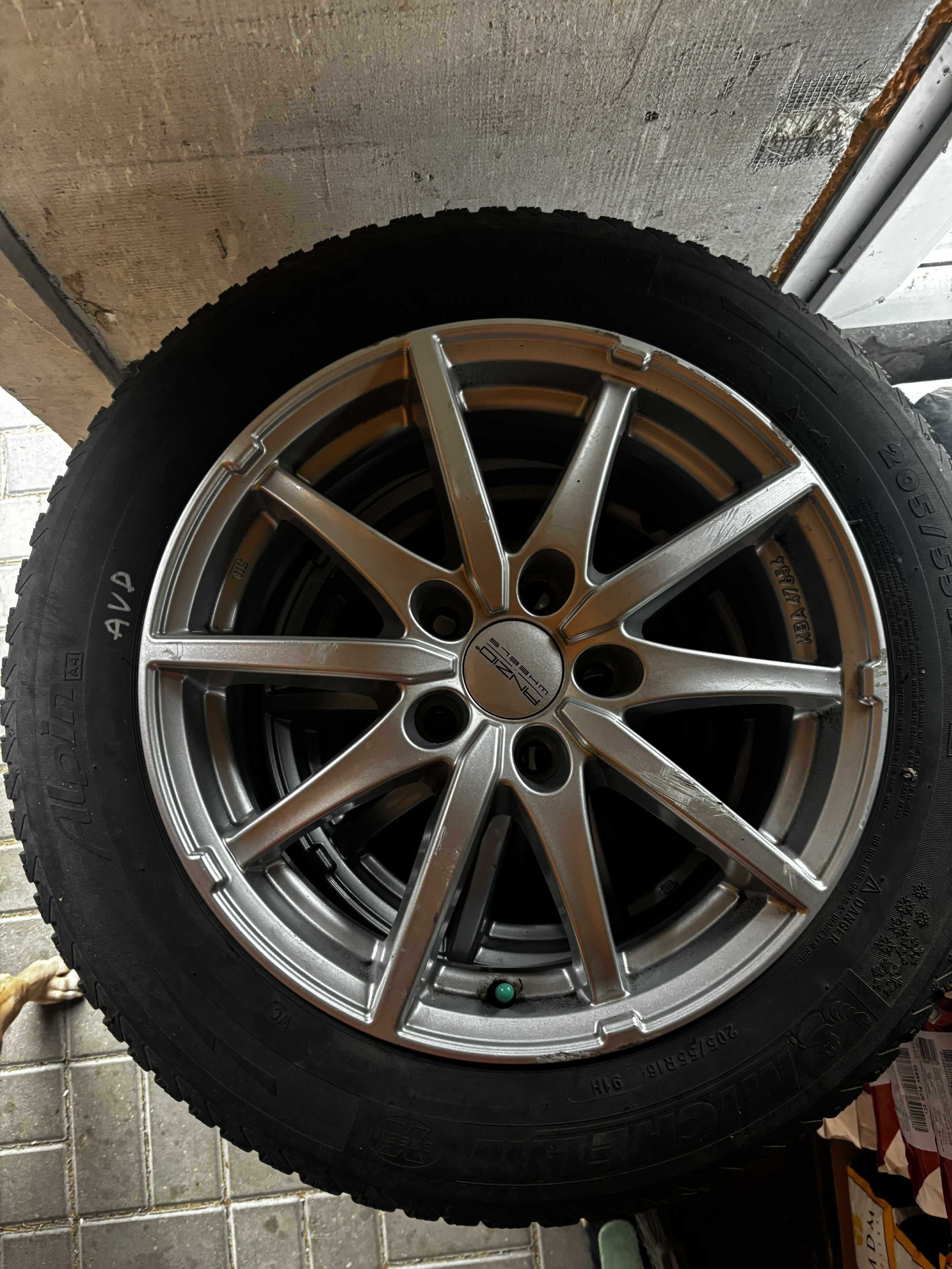 Felgi aluminiowe CMS C8 + opony Michelin 205/55 R16 – komplet