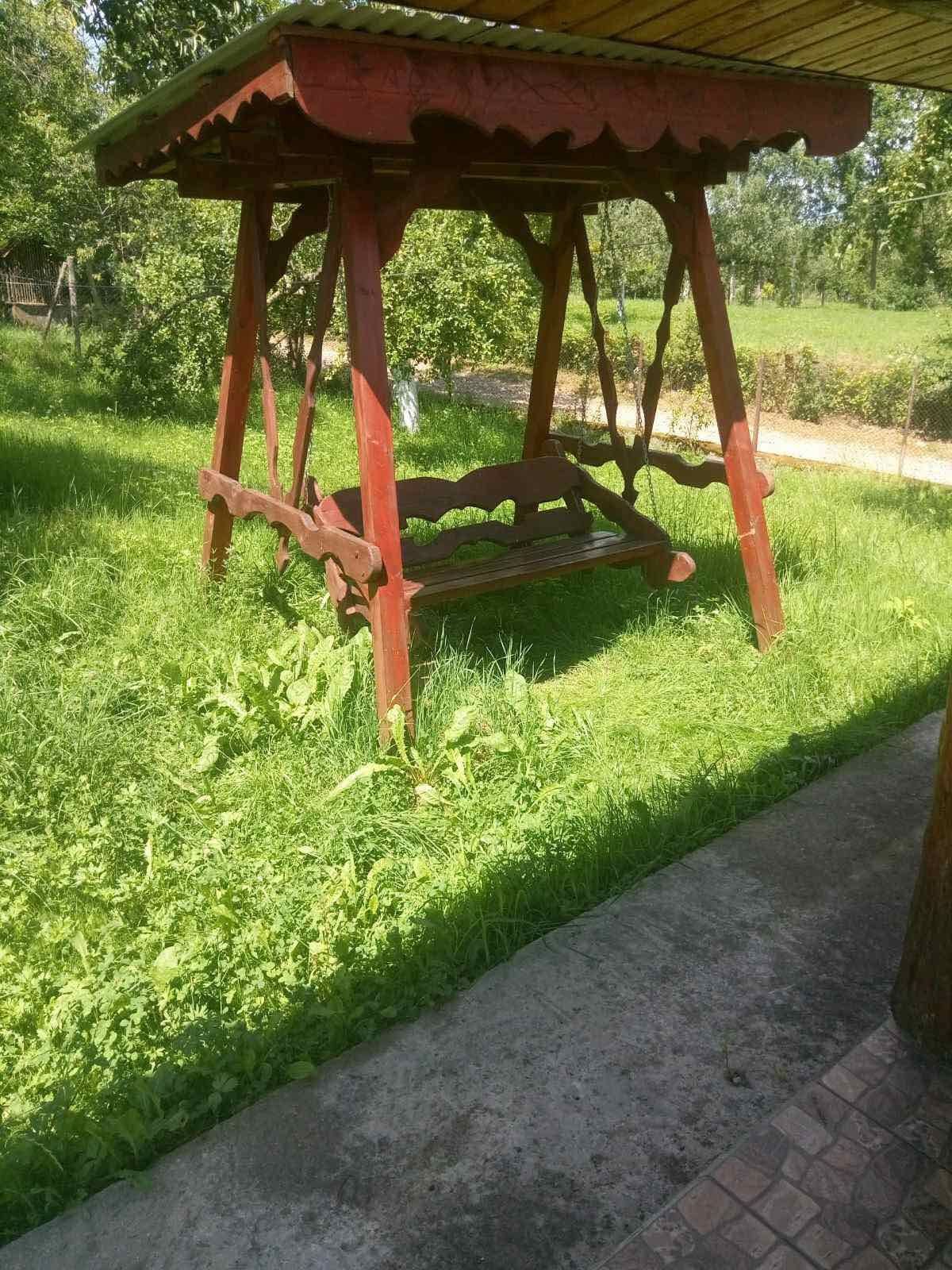 Домик біля термальних вод