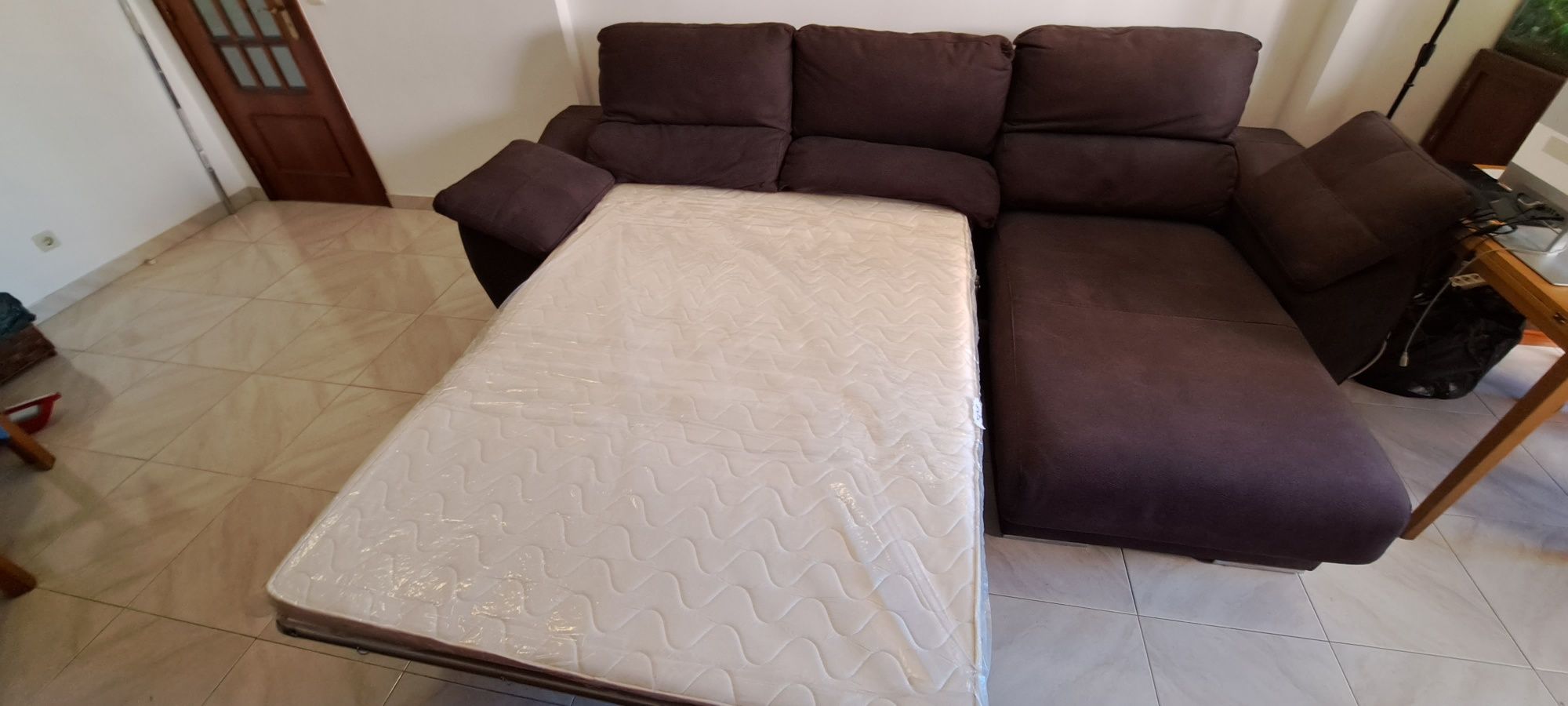 Sofá cama com Chaise Longue