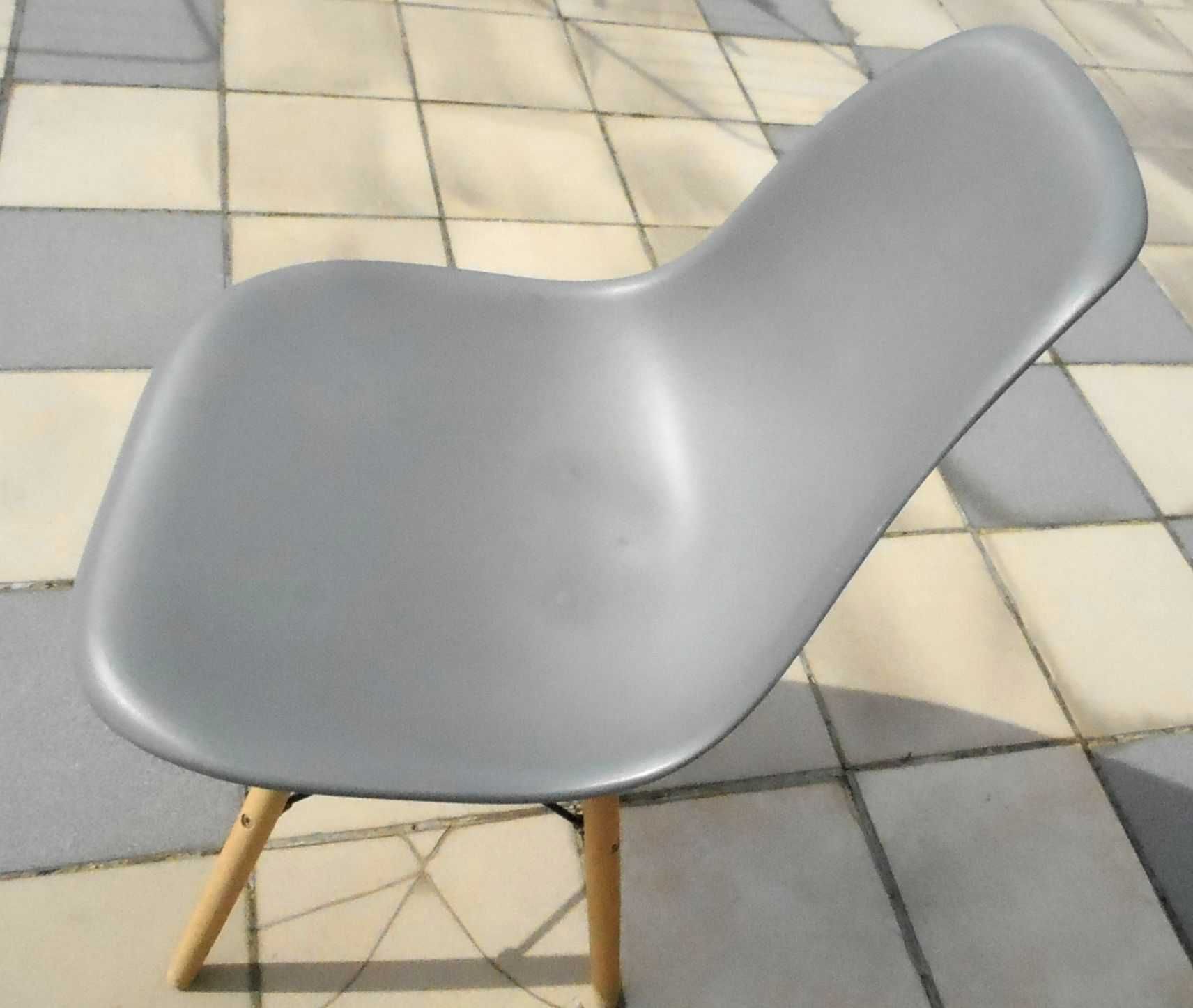 Krzesło typu skandynawskiego
Siedzisko z oparciem polipropylen