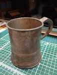 Antyczny kubek. Pint autorstwa Johna Abbotta, Gateshead,