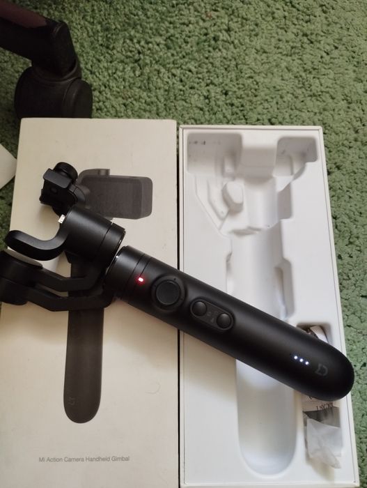 ПРОДАМ Трехосевой стабилизатор Xiaomi Mi Action Camera