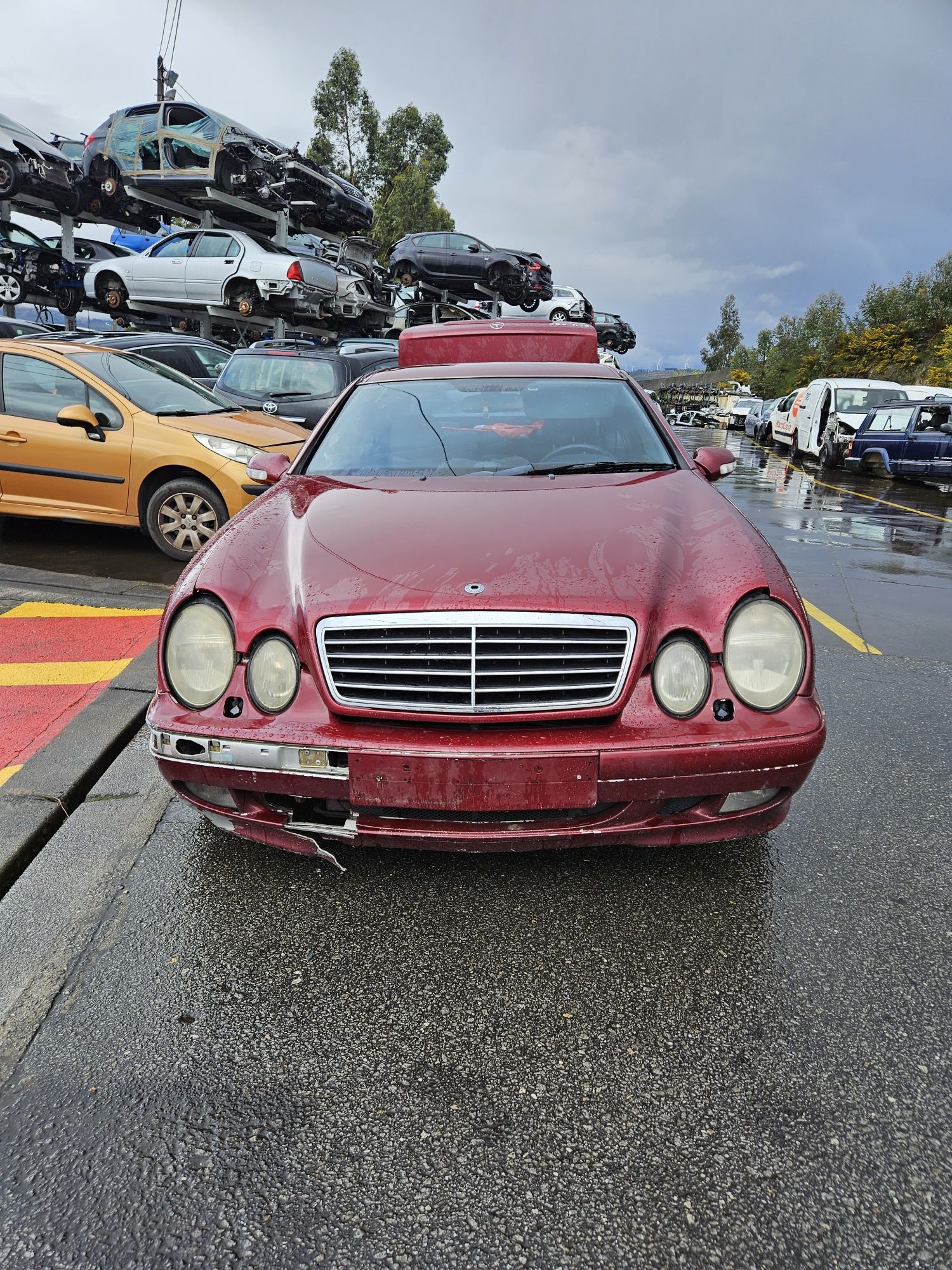 Mercedes-Benz CLK 320 W208 de 1999 para peças