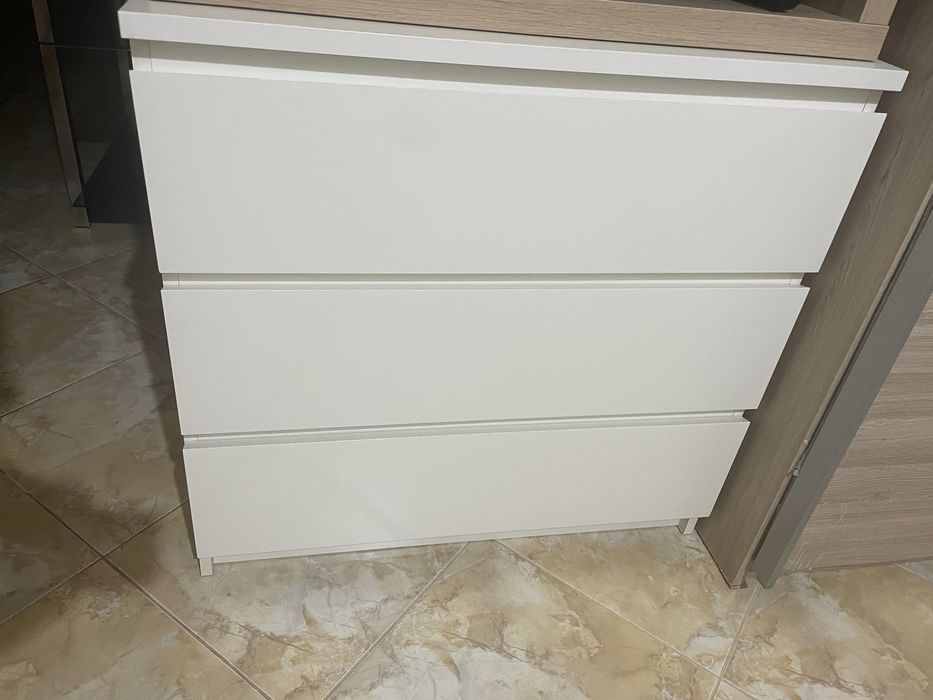 Comoda branca ikea