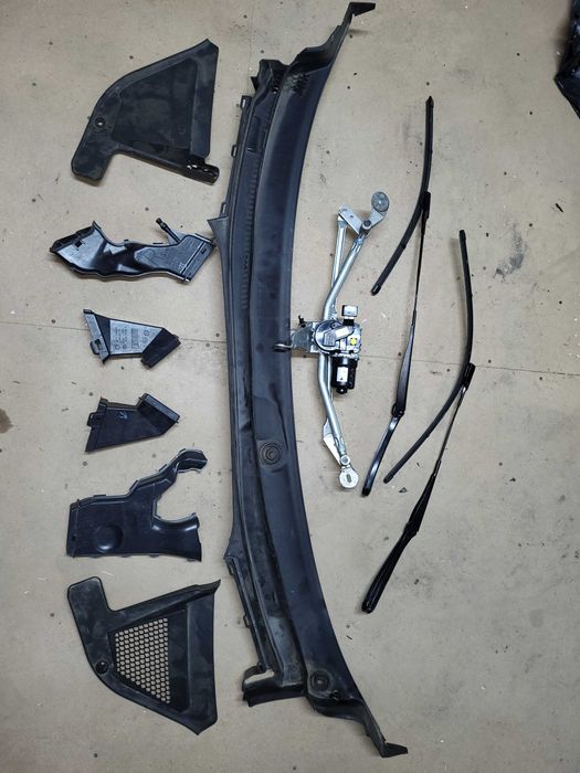 Bmw 5 G30 X3 G01 X5 G05 накладка під капотом жабо обдув заглушка БМВ