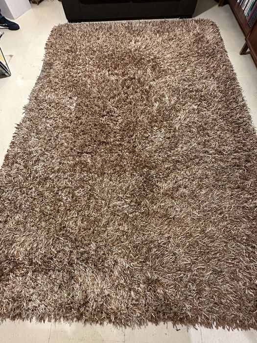 Carpete sala 3 x 2 m em tons bege e castanho claro