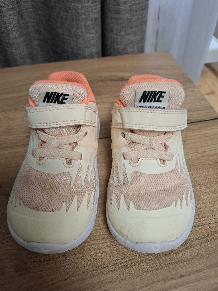 Кроссовки Nike 23.5