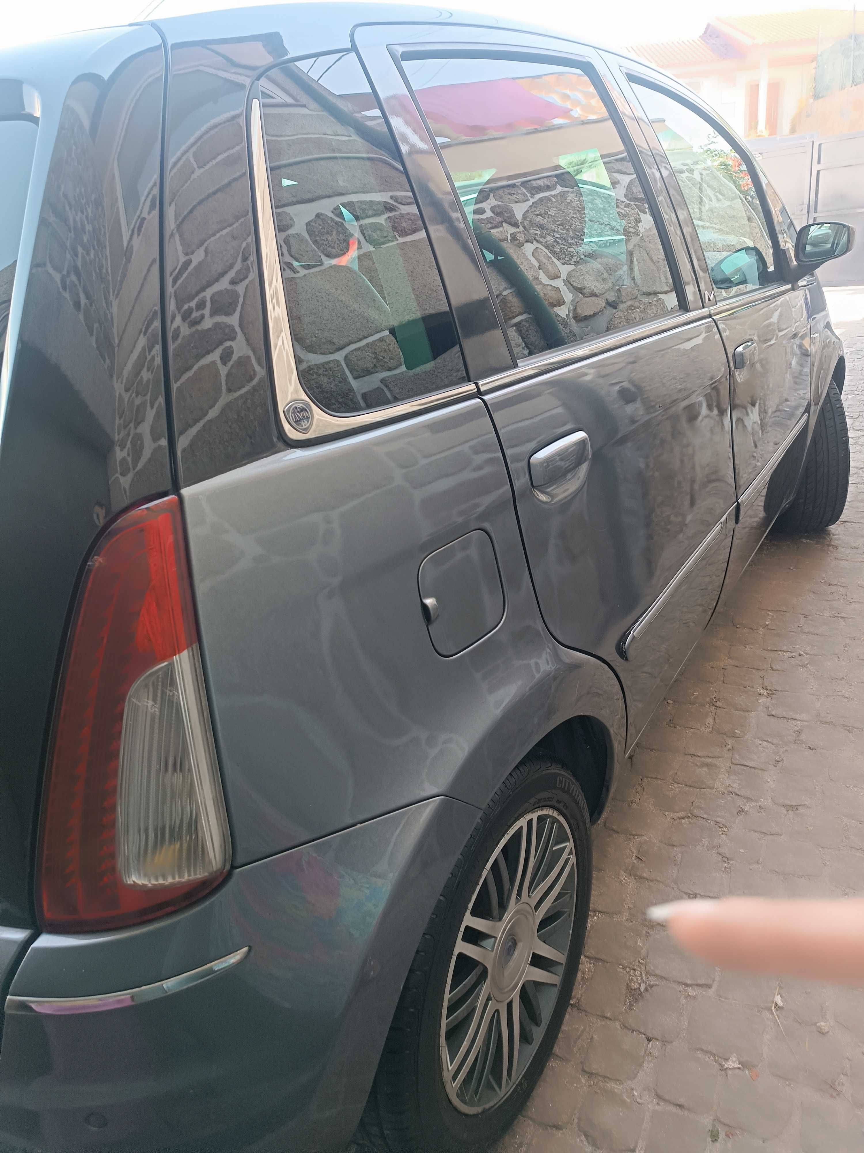 Lancia Musa 1.3 MultiJet 90 CV - diesel
