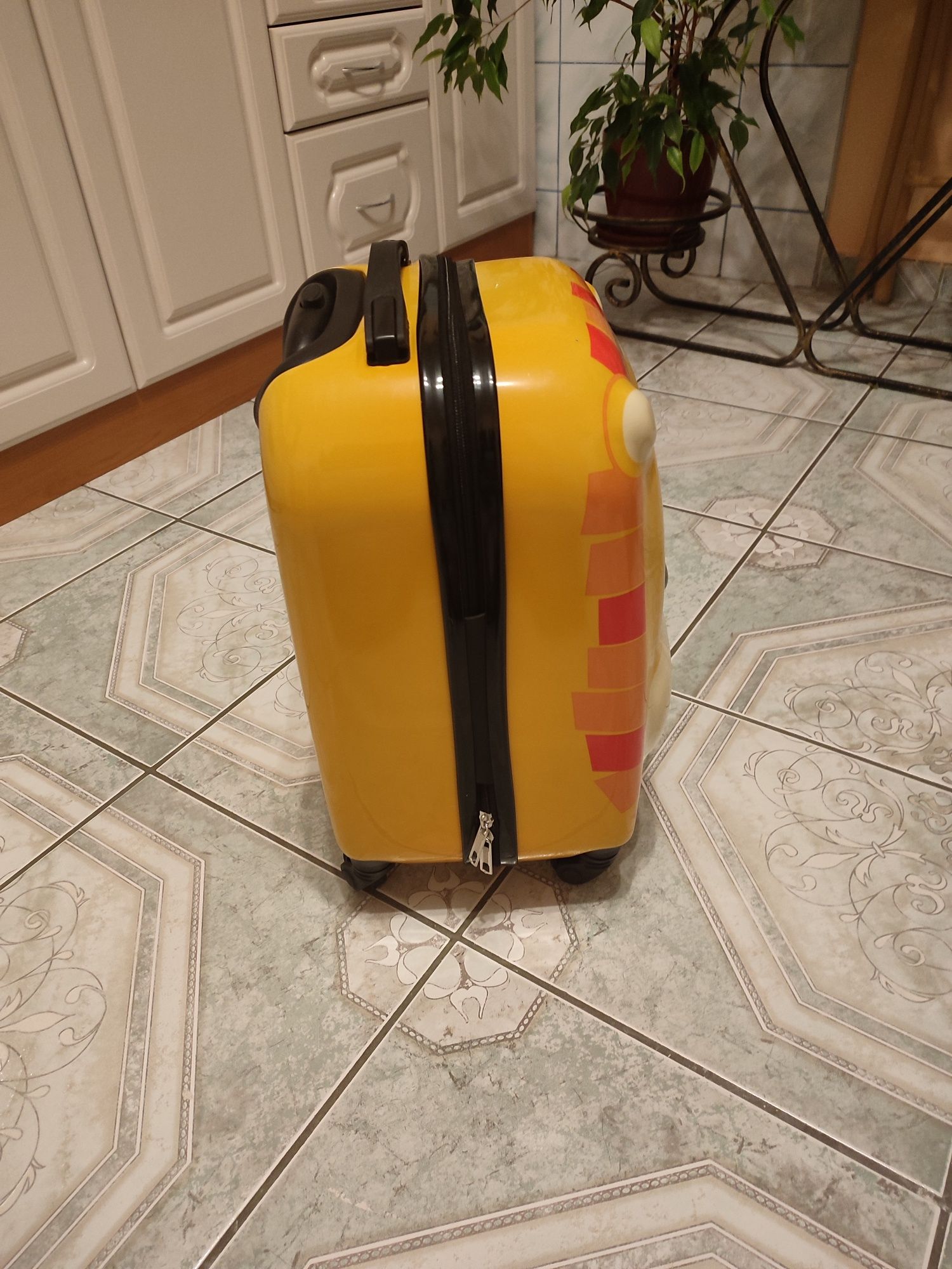 Nowa walizka podróżna dla dziecka Lew