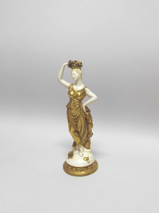 Muza, alegoria, złocona figurka Volkstedt. przed 1936 r.
