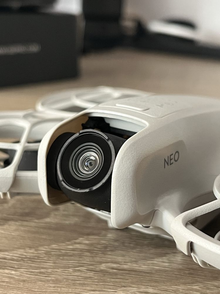 DJI NEO Fly More Combo (bez kontrolera)
