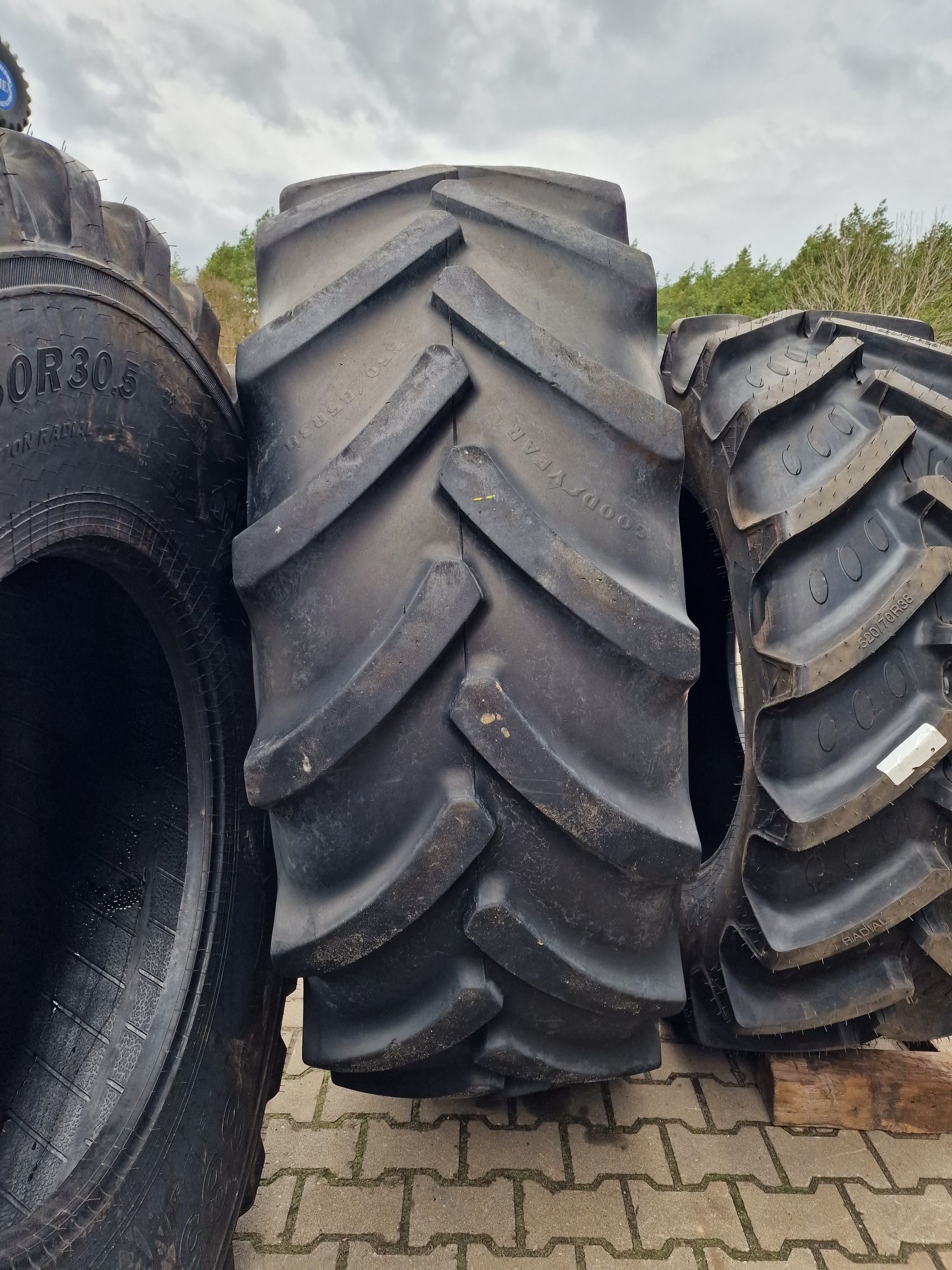 Opona 650/85r38 Goodyear