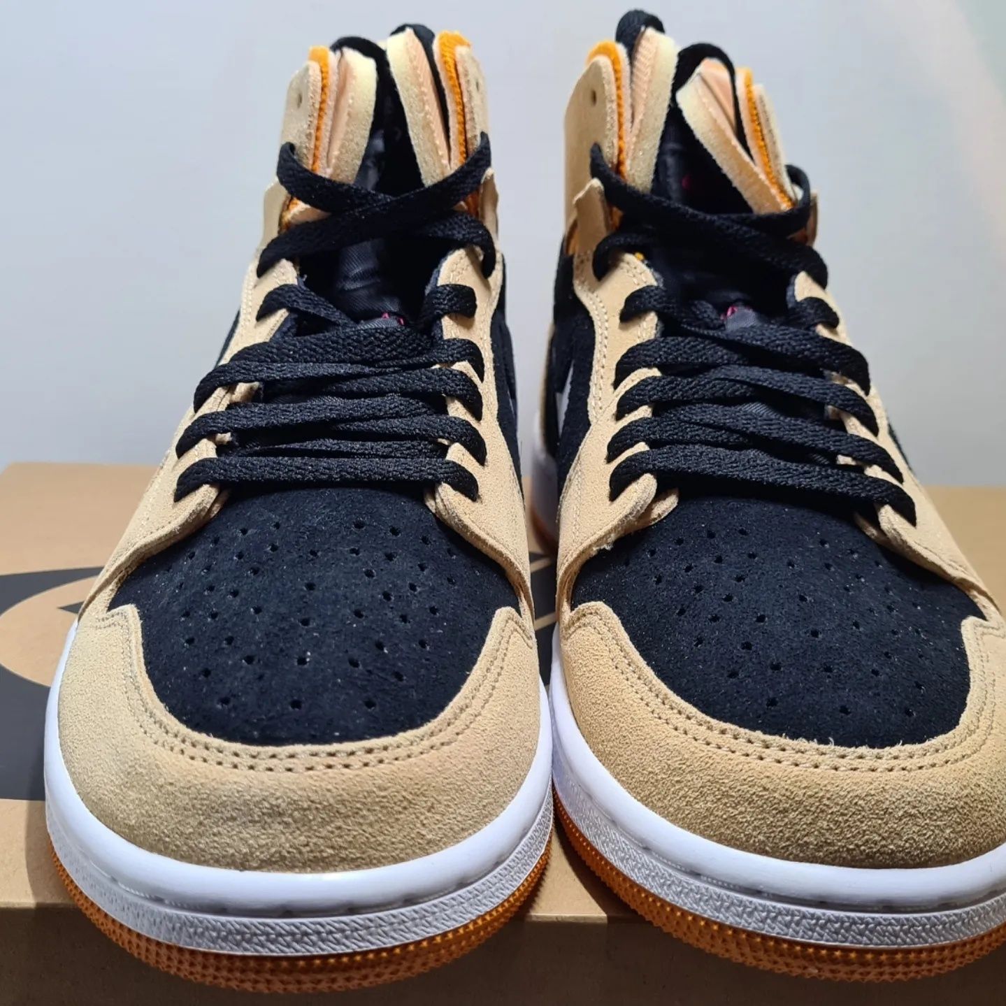 Nike Air Jordan 1 Pumpkin Space Tanho 42.5 novos e originais