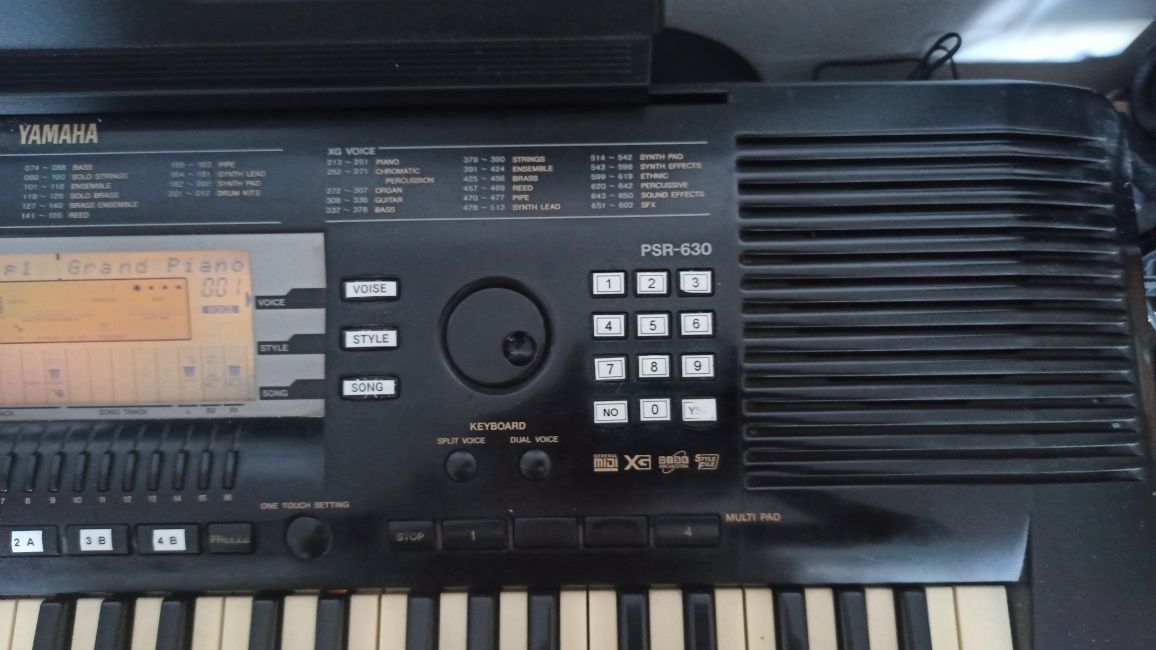 Yamaha psr 630 + stojak na nuty + stojak na keyboarda + zasilacz + pok