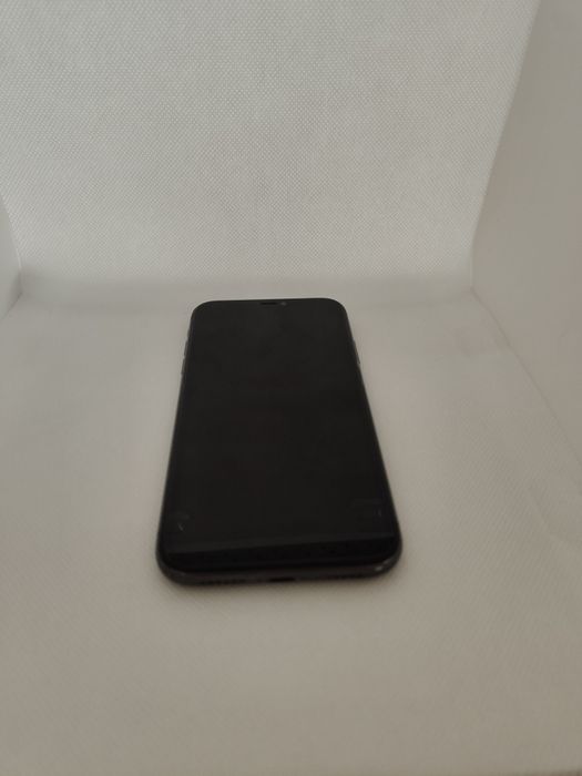 iPhone 11 64 gb.