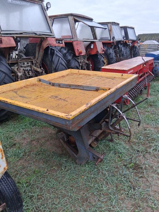 Roziewacze nawozu 600l amazone bogballe