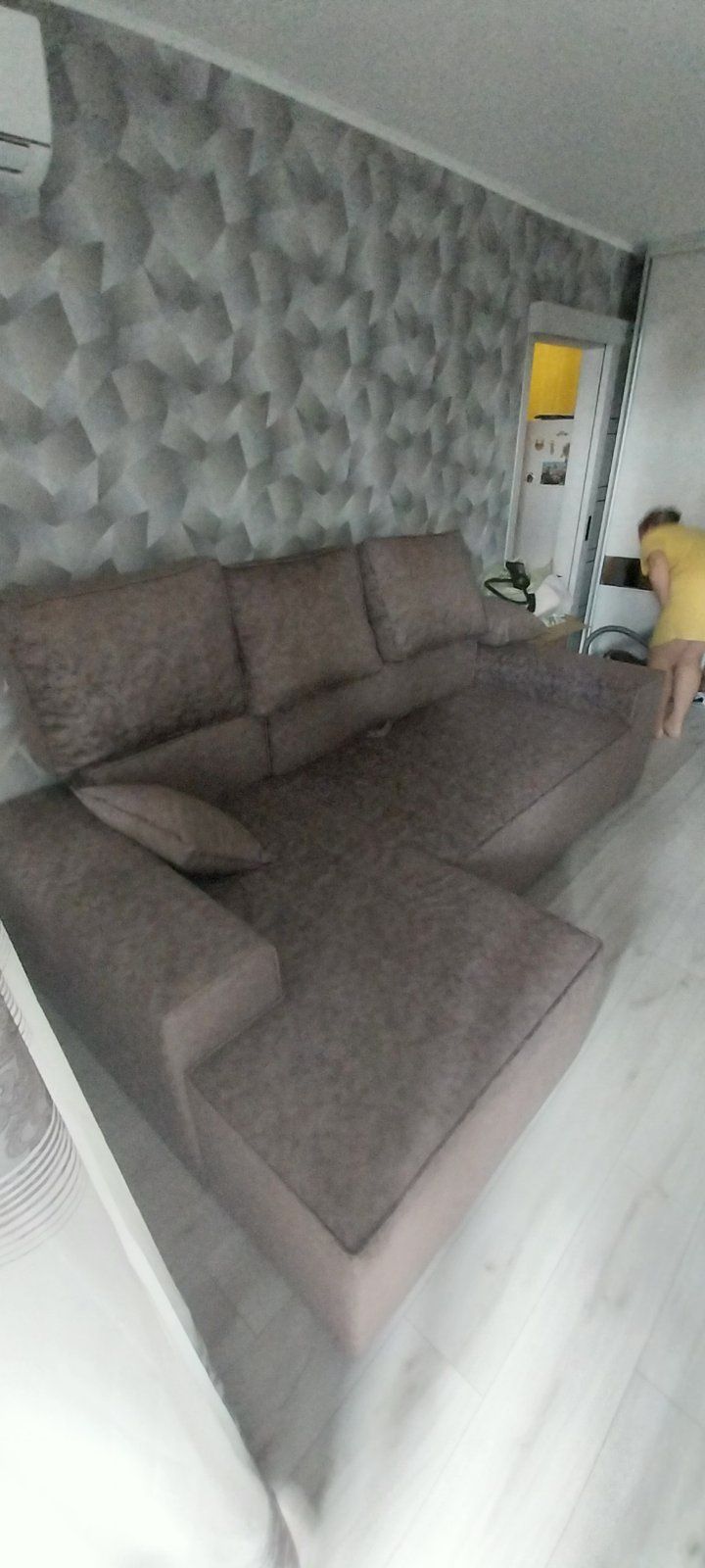 Диван угловой новий