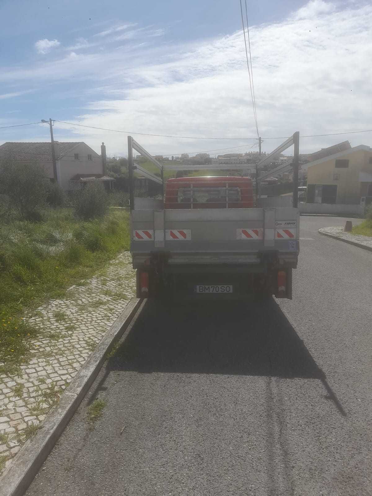 Basculante com taipal elevatório