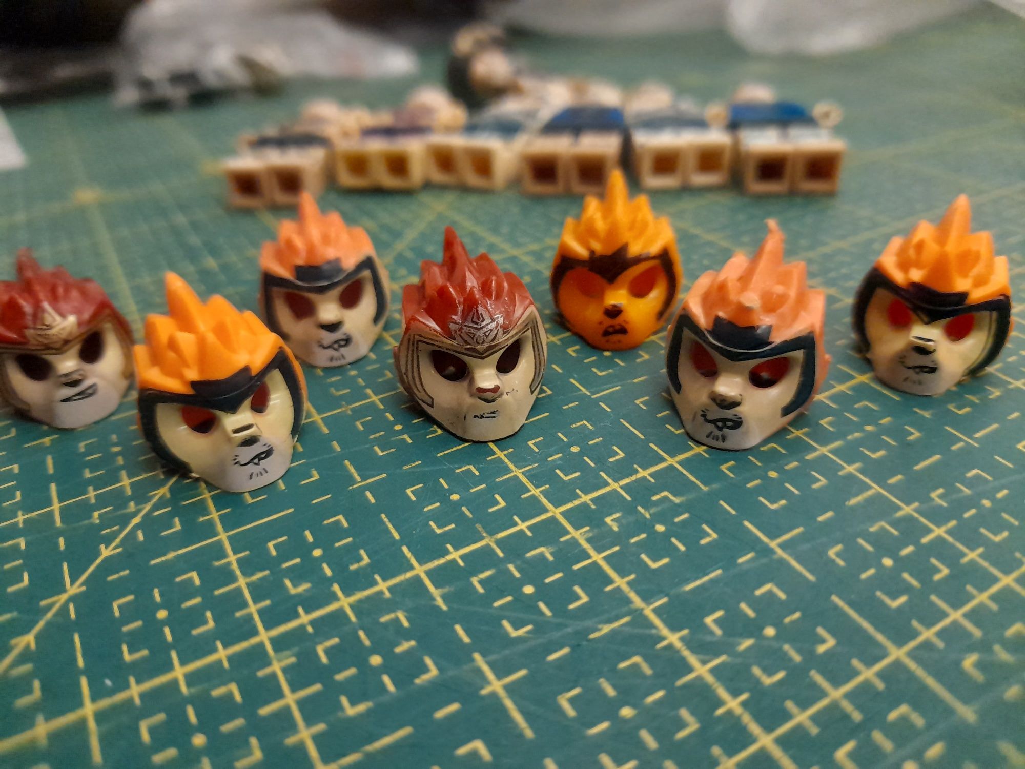 Zestaw 9 figurek lego i kompatybilnych - chima + brelok + dodatki