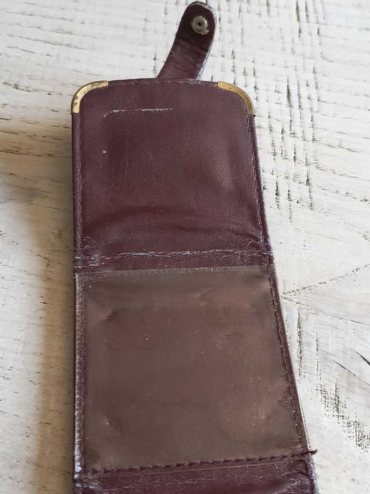 zegarek w portfelu z budzikiem retro
