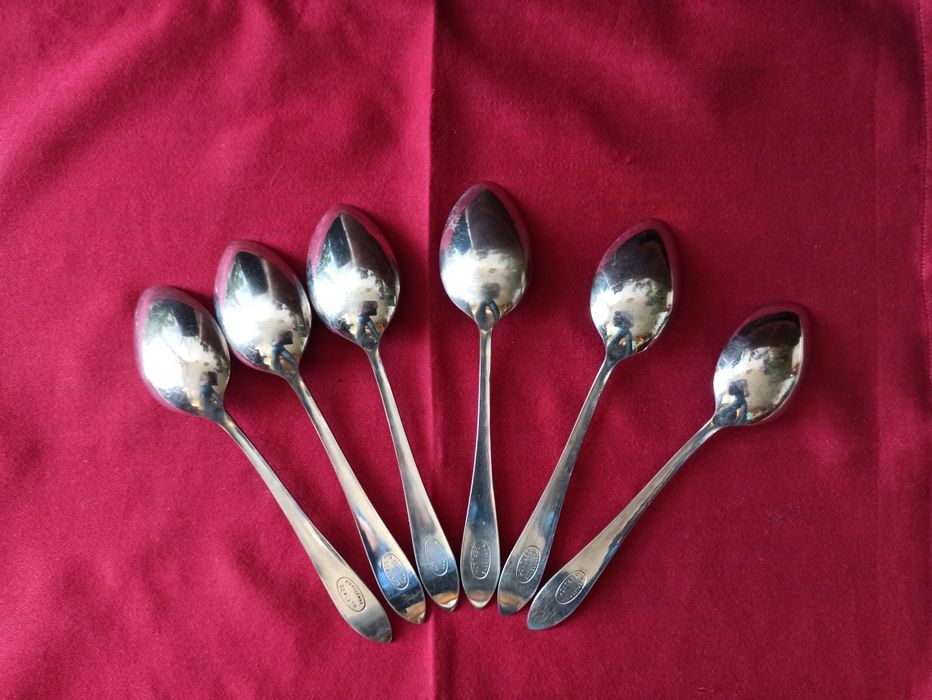 Pamiątka PRL-u Łyżki stołowe "Kropla wody" Gerlach