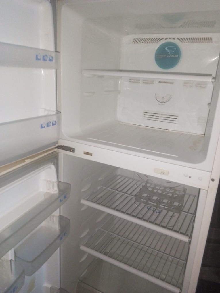 Холодильник самсунг вийшов фреон