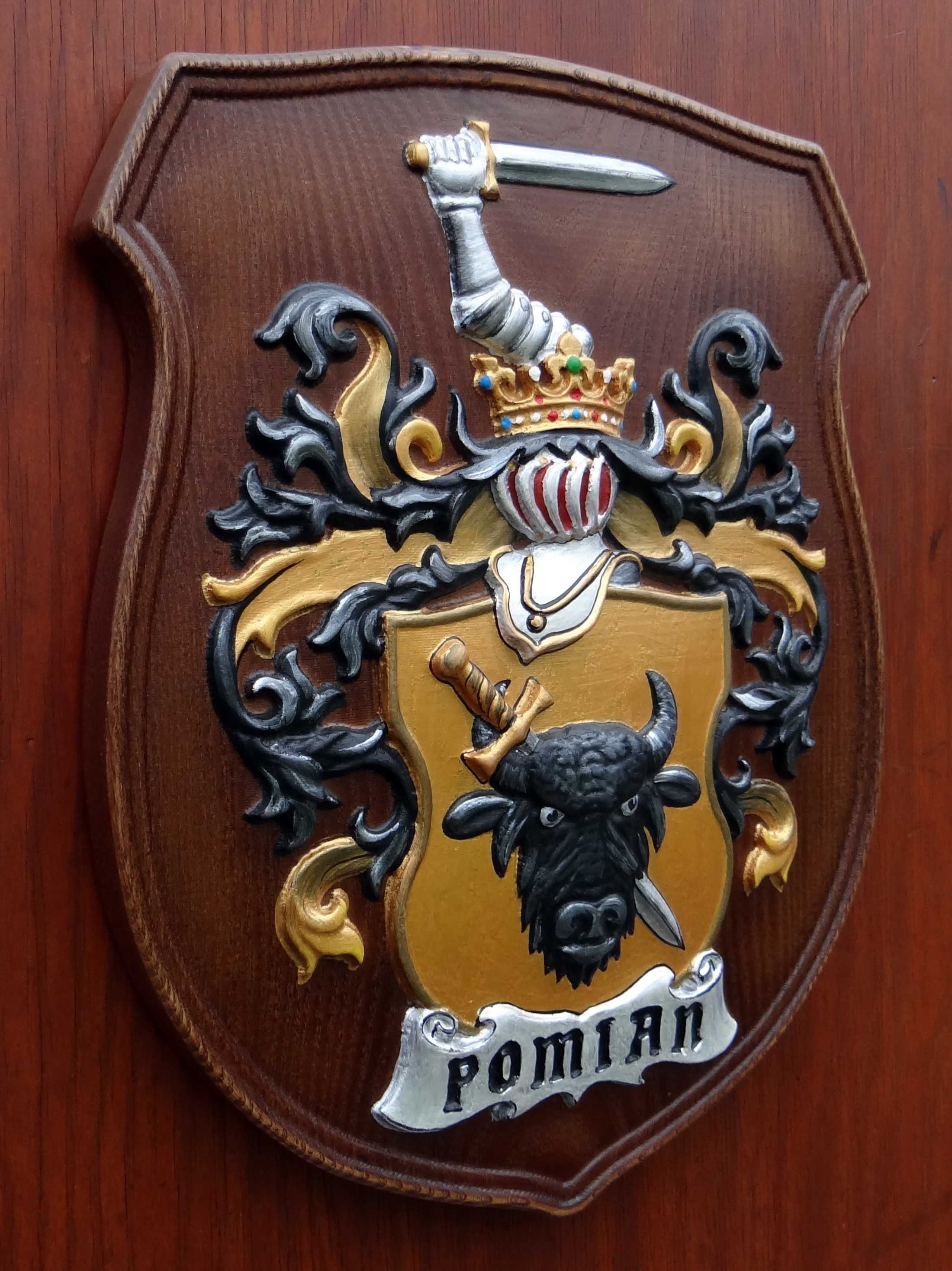 Herb szlachecki POMIAN - płaskorzeźba w drewnie jesionowym