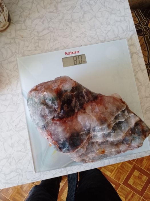 Продам Флюорит.Дуже ганий мінерал.Кольори від темно бурого,до блакитно