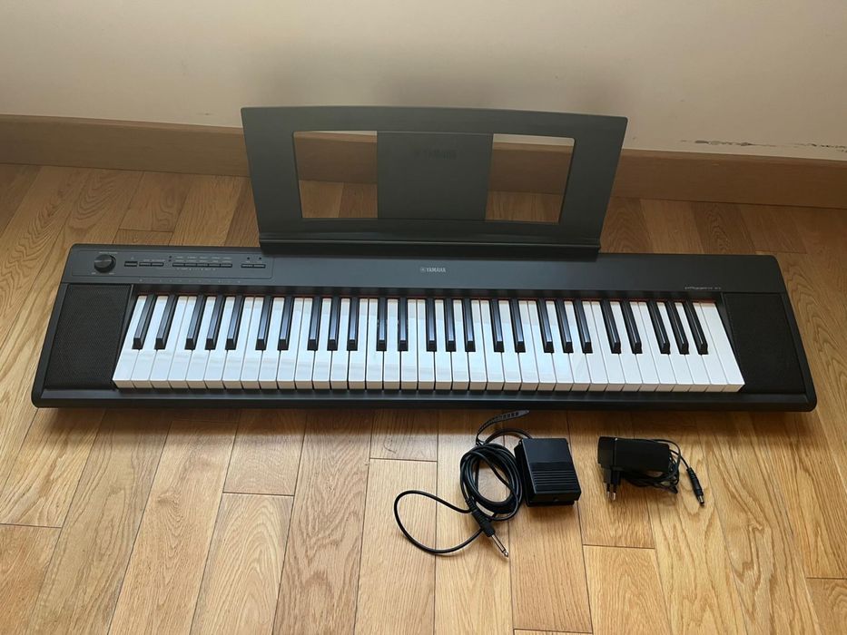 Piano/Teclado Yamaha Piaggero Preto