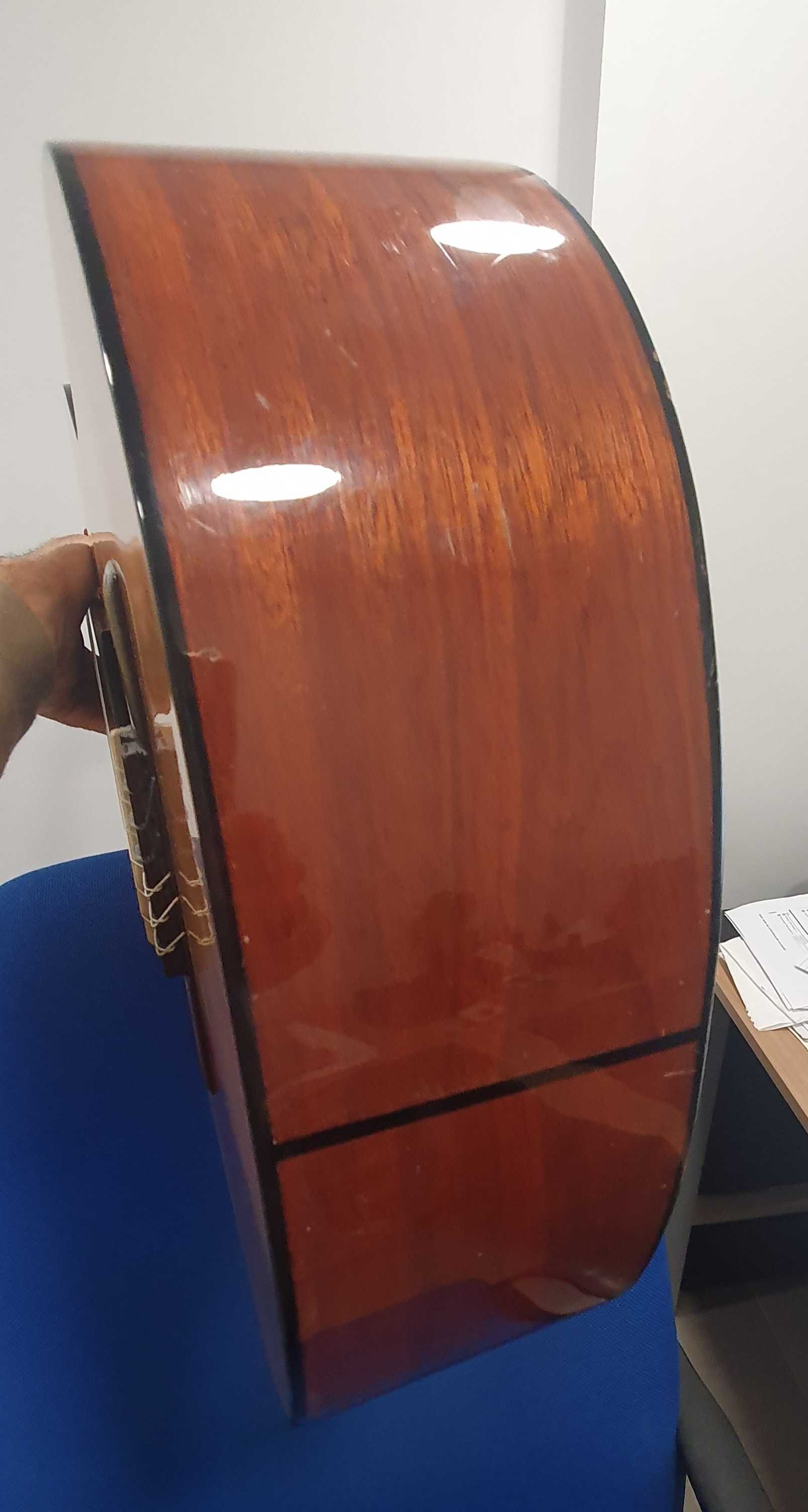 Guitarra classica Lusitana
