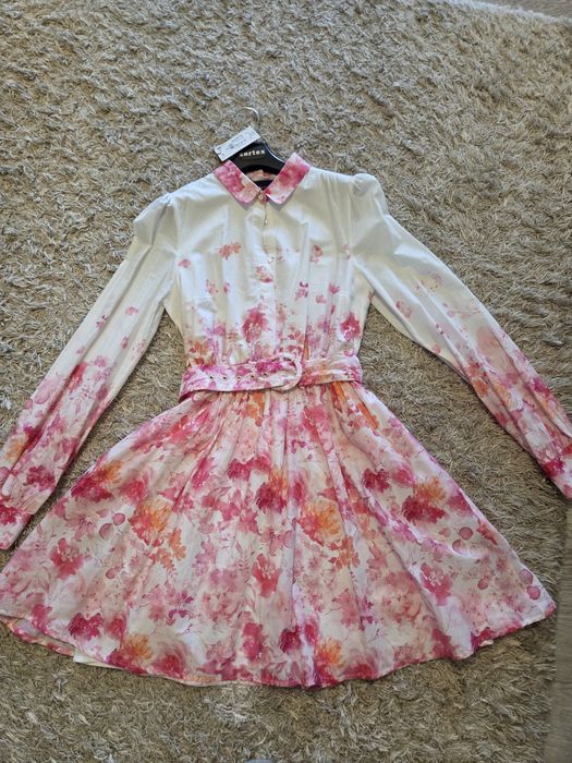 Sukienka w print kwiatowy