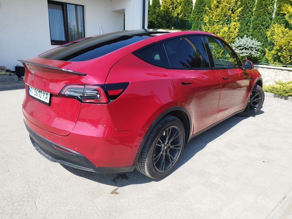 Tesla model Y 2021р long range
