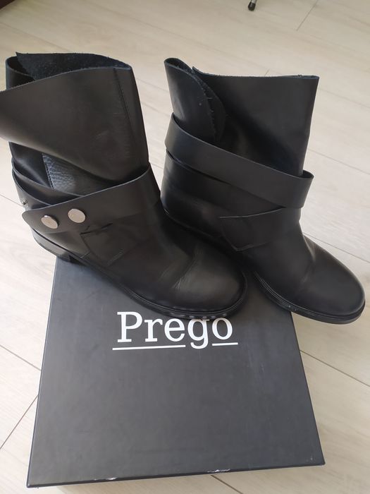 Жіночі ботинки чорного кольору