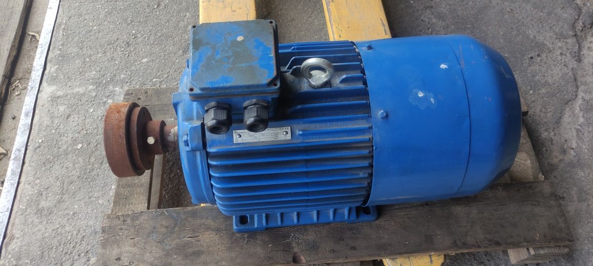Silnik elektryczny 15 kw Tamel nie używany 1460 obrotow