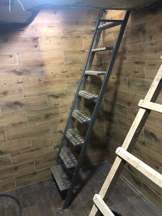 Металлическая Лестница в Подвал / на Чердак. Металеві Сходи в Підвал.