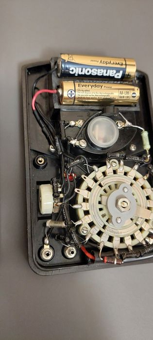 Tester multimetr analogowy.