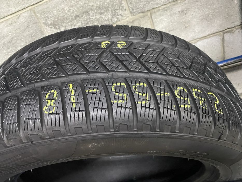 Зимові шини 235/55 R18 (104H) PIRELLI
