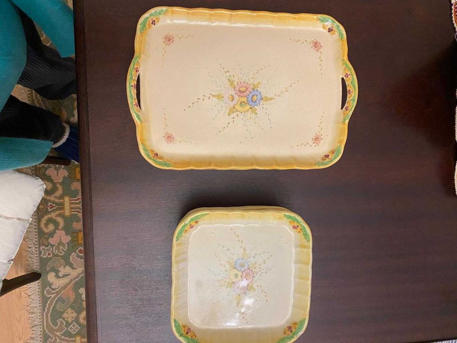 Conjunto de travessa retangular e 6 pratos muito antigo