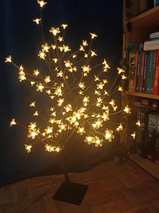 Lampka drzewko z kwiatkami